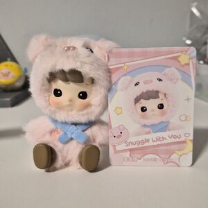 Pop Mart Hacipupu Snuggle With You - Lovely Piggy